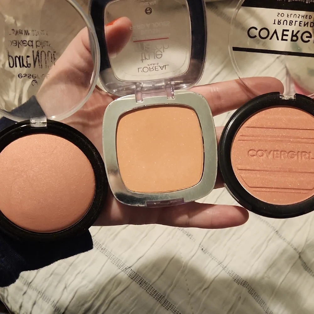 COVERGIRL Orange Blush Radiant Glow - Picture 3 of 6